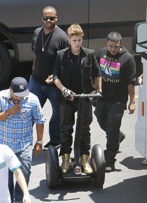 photo 12 in Justin Bieber gallery [id508063] 2012-07-09 00:00:00