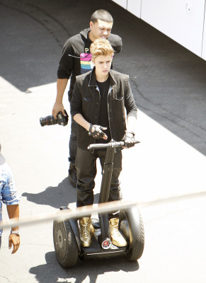 photo 11 in Justin Bieber gallery [id508064] 2012-07-09 00:00:00