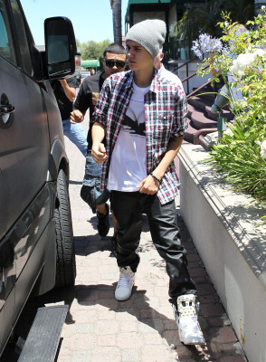 photo 6 in Bieber gallery [id508253] 2012-07-09 00:00:00