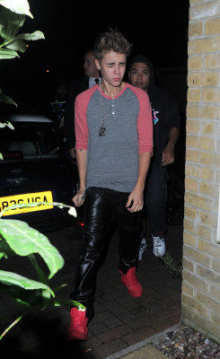 photo 12 in Justin Bieber gallery [id534382] 2012-09-21 00:00:00