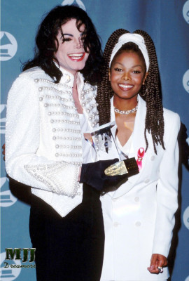 photo 9 in Michael Jackson gallery [id476285] 2012-04-17 00:00:00
