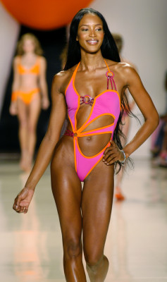 photo 19 in Naomi Campbell gallery [id20698] -0001-11-30 00:00:00