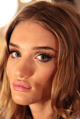 Rosie Huntington-Whitely pic #205209