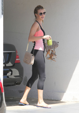 Rosie Huntington-Whitely pic #595487