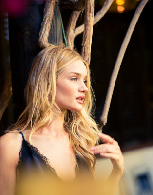 Rosie Huntington-Whitely pic #672964