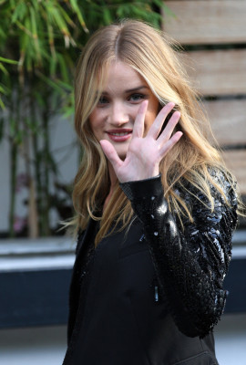 Rosie Huntington-Whitely pic #555001