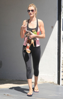 Rosie Huntington-Whitely pic #595480