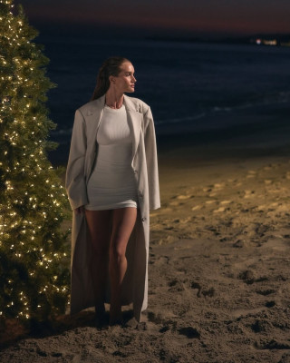 photo 7 in Rosie Huntington-Whitely gallery [id1365724] 2025-02-14 00:00:00