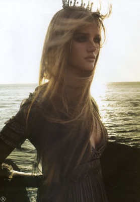 photo 15 in Rosie Huntington-Whitely gallery [id182290] 2009-09-22 00:00:00