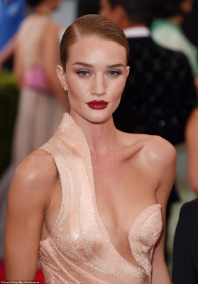 photo 17 in Rosie Huntington-Whitely gallery [id1159136] 2019-07-23 00:00:00