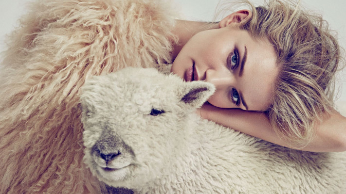 Rosie Huntington-Whitely pic #827430