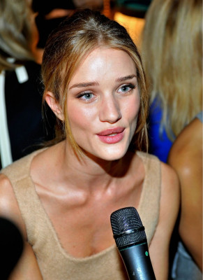 Rosie Huntington-Whitely pic #405719