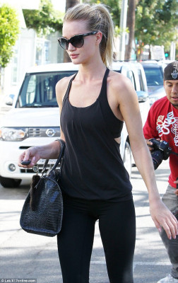 Rosie Huntington-Whitely pic #645312
