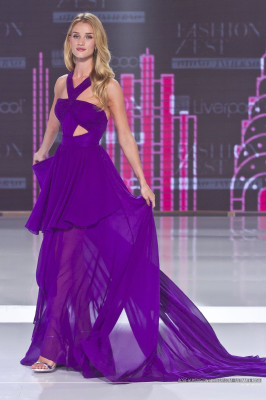 Rosie Huntington-Whitely pic #727817