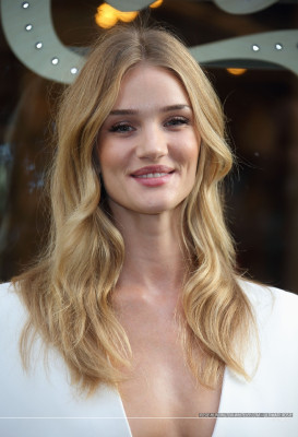 Rosie Huntington-Whitely pic #730594