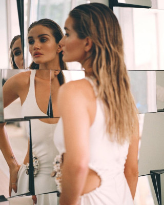photo 11 in Rosie Huntington-Whitely gallery [id1265987] 2021-08-27 00:00:00