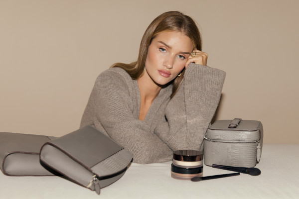 photo 27 in Rosie Huntington-Whitely gallery [id1315830] 2022-11-30 00:00:00