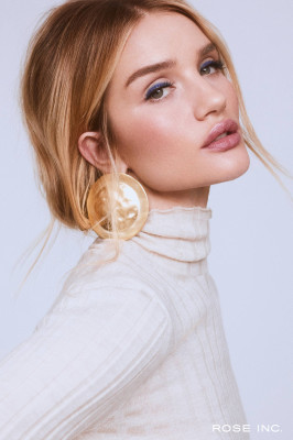 Rosie Huntington-Whitely pic #1206565