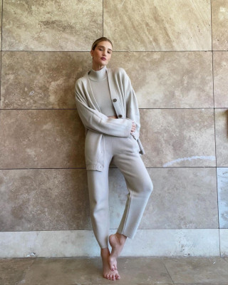 photo 20 in Rosie Huntington-Whitely gallery [id1252760] 2021-04-13 00:00:00