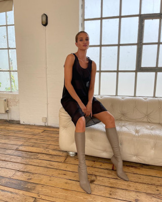 photo 13 in Rosie Huntington-Whitely gallery [id1293796] 2022-01-16 00:00:00