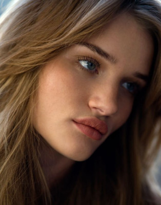 photo 22 in Rosie Huntington-Whitely gallery [id189925] 2009-10-13 00:00:00