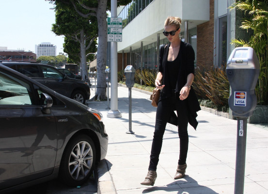 Rosie Huntington-Whitely pic #482917