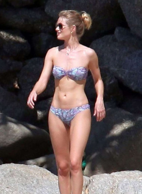 Rosie Huntington-Whitely pic #823437