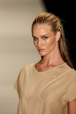 Rosie Huntington-Whitely pic #499346