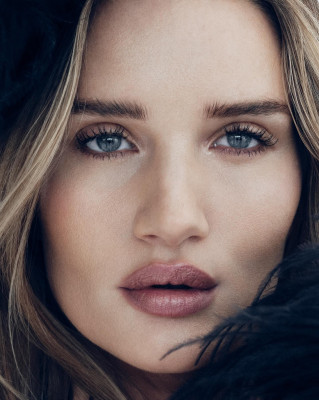 photo 20 in Rosie Huntington-Whitely gallery [id1344968] 2024-02-27 00:00:00