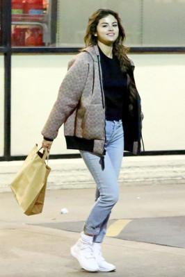Selena Gomez pic #1016964