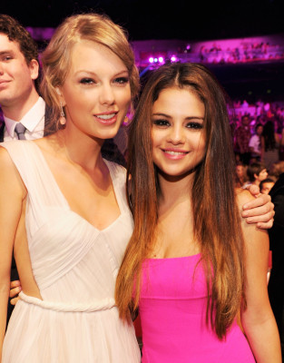 Selena Gomez pic #514875