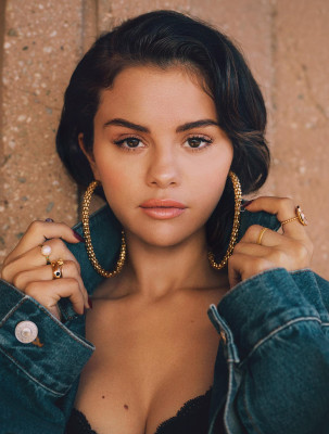 Selena Gomez pic #1233119