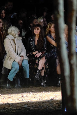 Selena Gomez pic #1021768