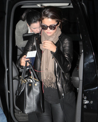 Selena Gomez pic #736093