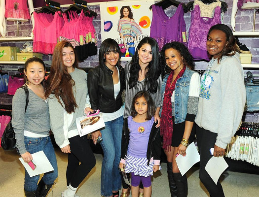 Selena Gomez pic #481873
