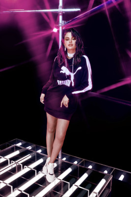 Selena Gomez pic #1204160