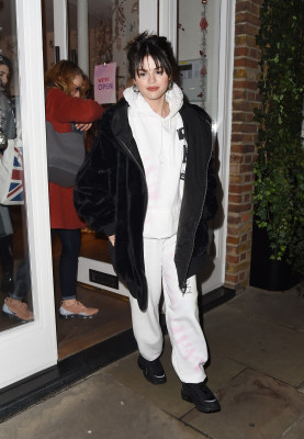 Selena Gomez pic #1194352