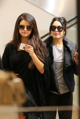 Selena Gomez pic #577400