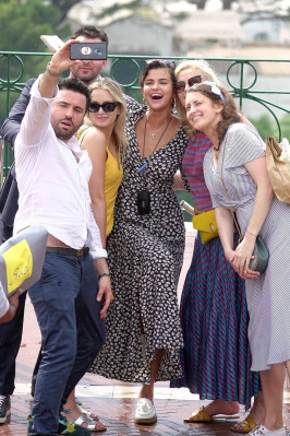 Selena Gomez pic #1045813