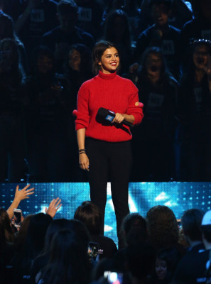 Selena Gomez pic #1030859