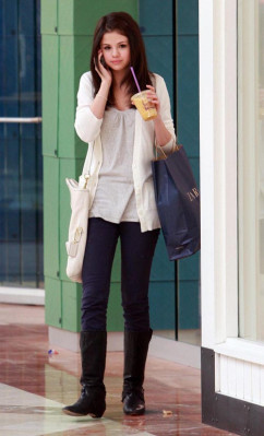 Selena Gomez pic #219541