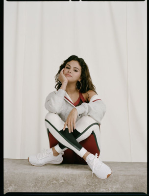 Selena Gomez pic #1087882