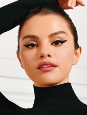 Selena Gomez pic #1230907