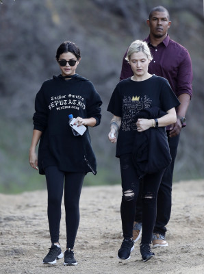 Selena Gomez pic #1092225