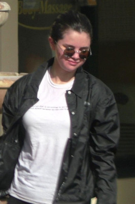 Selena Gomez pic #1104737