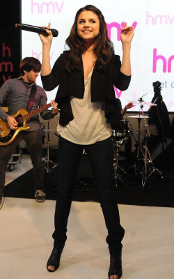 Selena Gomez pic #251352