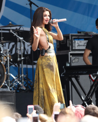 Selena Gomez pic #616445