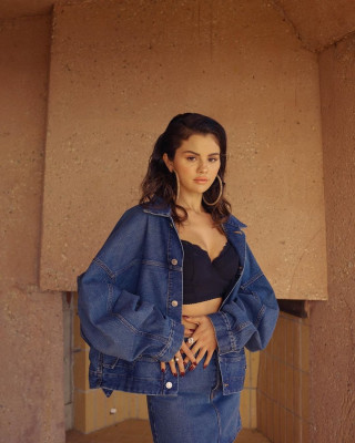 Selena Gomez pic #1234203