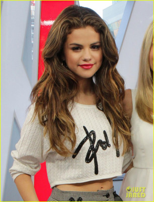 Selena Gomez pic #655768