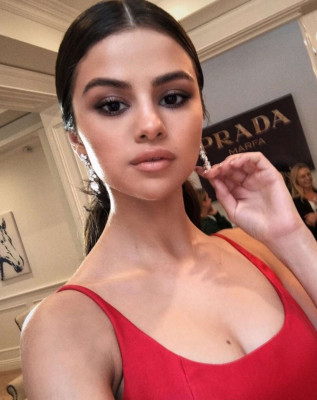 Selena Gomez pic #898843